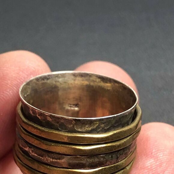 2606 Sterling silver 925 hammered two-tone band spinner ring size 8 8.8 grams - Picture 2 of 2